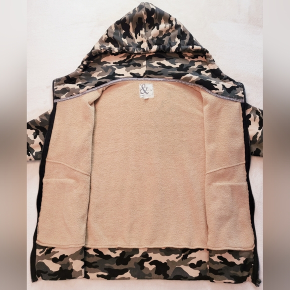 NWOT ☆ Ampersand Ave Zip-up - Picture 8 of 15